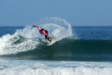 Surfer finden in Traumstrände bei Vichayito perfekte Bedingungen