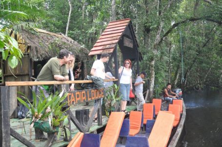 Steg der Tapir Lodge