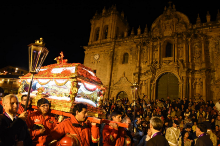 Osterfeierlichkeiten in Peru