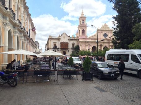 Salta: Blick auf die Kathedrale am Platz des 9ten Juli