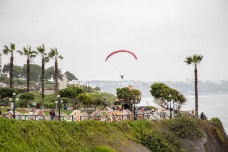 Paraglider an Limas Küste