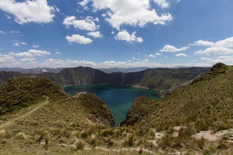 Quilotoa-Lagune aus der Ferne