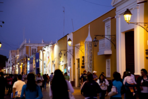 Bunte Kolonialhäuser in Trujillo - Foto: promperú